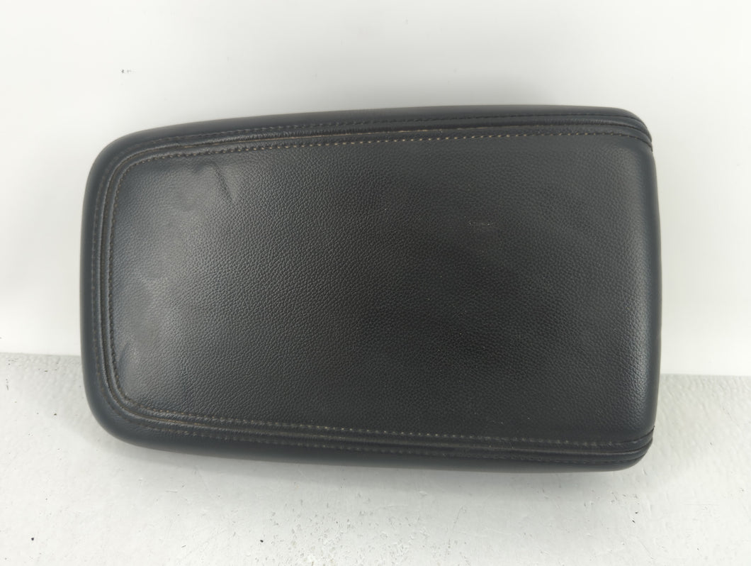 2012-2015 Chevrolet Captiva Sport Center Console Armrest Cover Lid Fits 2012 2013 2014 2015 OEM Used Auto Parts