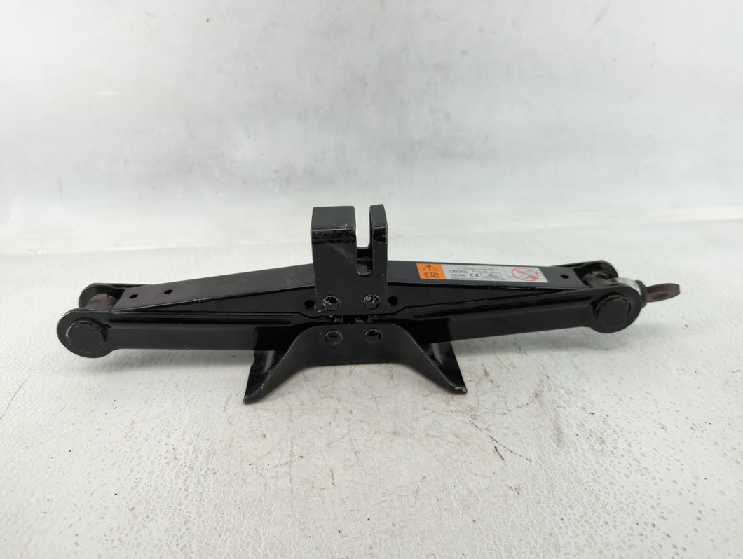 2015 Chevrolet Cruze Spare Scissor Car Jack