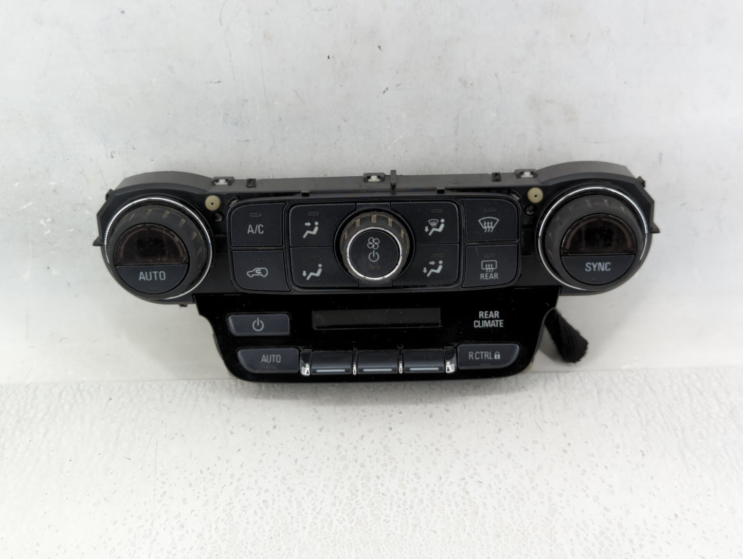 2017 Chevrolet Suburban 1500 Climate Control Module Temperature AC/Heater Replacement P/N:84164477 Fits 2018 2019 2020 OEM Used Auto Parts - Oemusedautoparts1.com