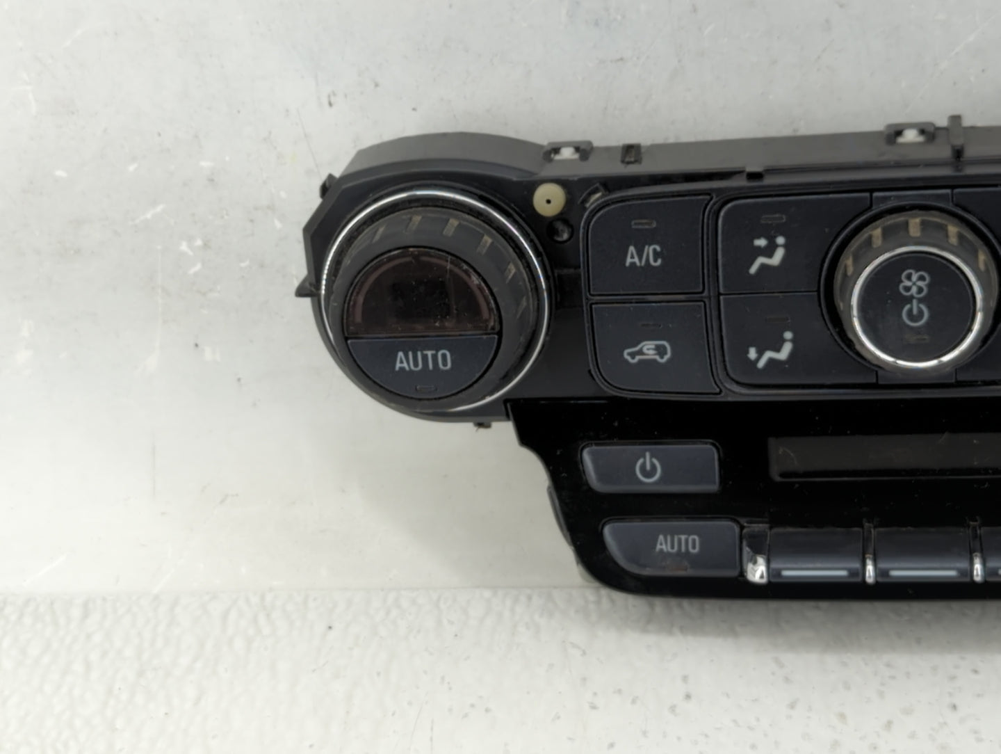 2017 Chevrolet Suburban 1500 Climate Control Module Temperature AC/Heater Replacement P/N:84164477 Fits 2018 2019 2020 OEM Used Auto Parts - Oemusedautoparts1.com