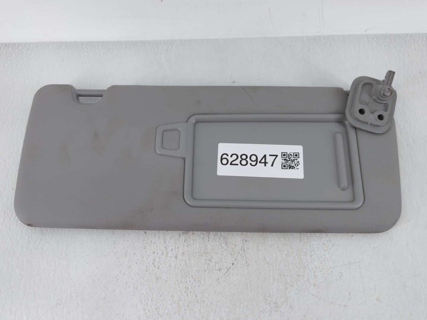 2016-2021 Hyundai Tucson Sun Visor Shade Replacement Passenger Right Mirror Fits 2016 2017 2018 2019 2020 2021 OEM Used Auto Parts - Oemusedautoparts1.com