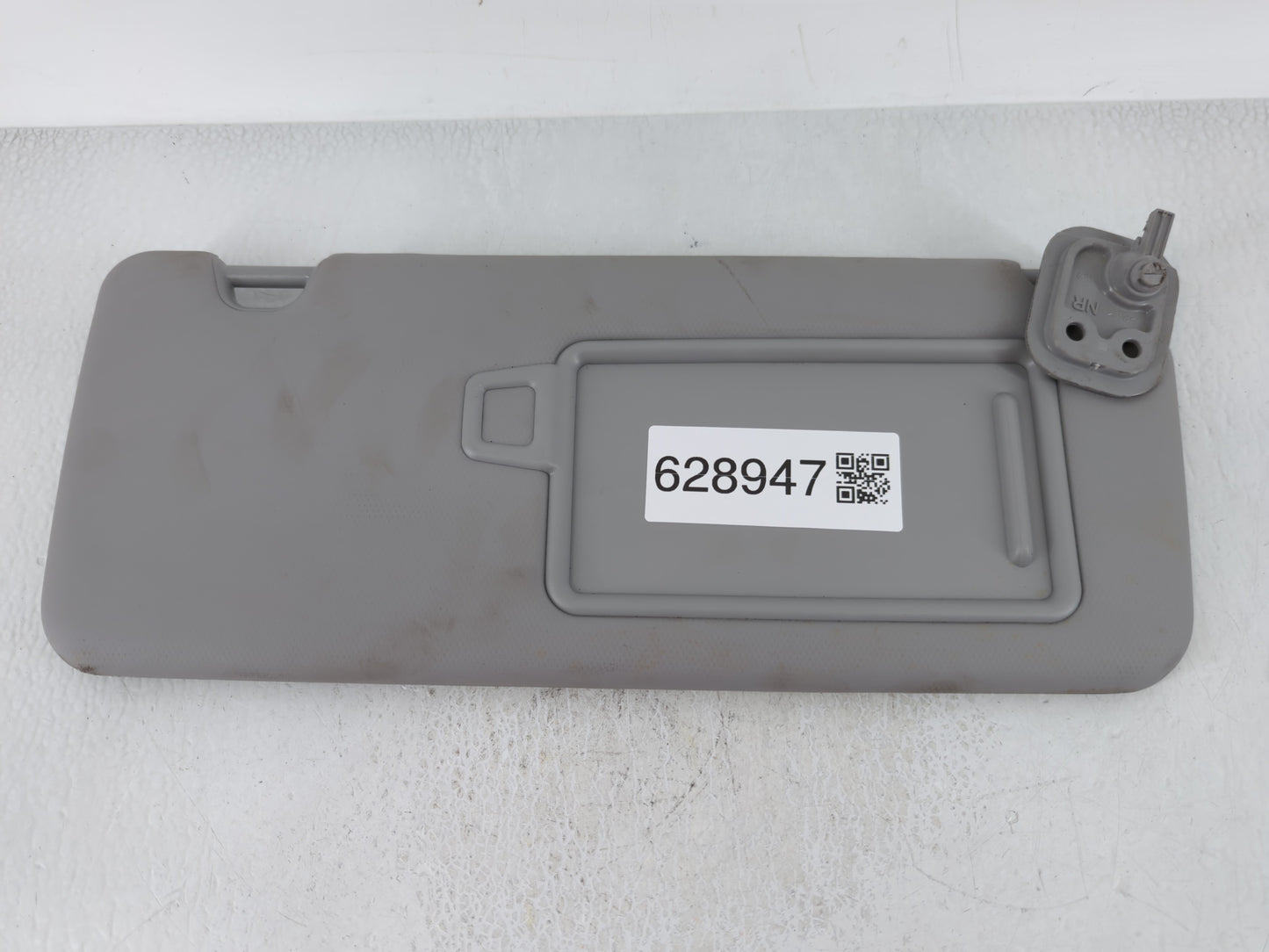 2016-2021 Hyundai Tucson Sun Visor Shade Replacement Passenger Right Mirror Fits 2016 2017 2018 2019 2020 2021 OEM Used Auto Parts - Oemusedautoparts1.com
