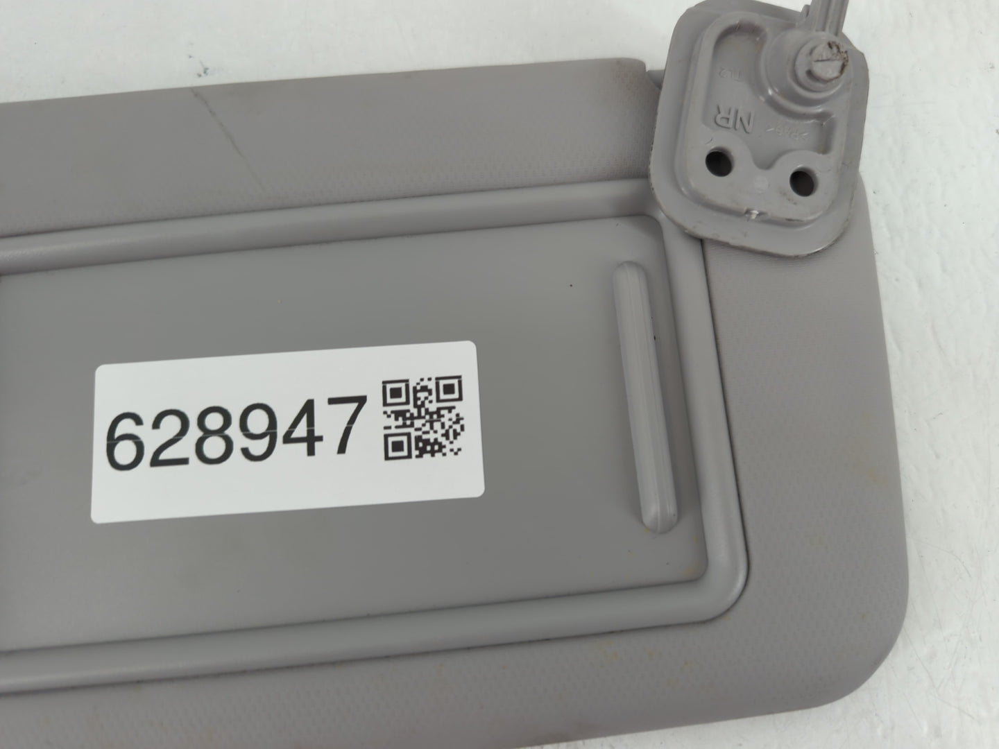 2016-2021 Hyundai Tucson Sun Visor Shade Replacement Passenger Right Mirror Fits 2016 2017 2018 2019 2020 2021 OEM Used Auto Parts - Oemusedautoparts1.com