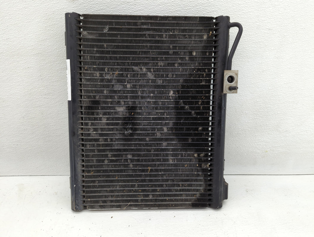 2003-2005 Dodge Ram 1500 Engine Cooling Radiator Condenser Black