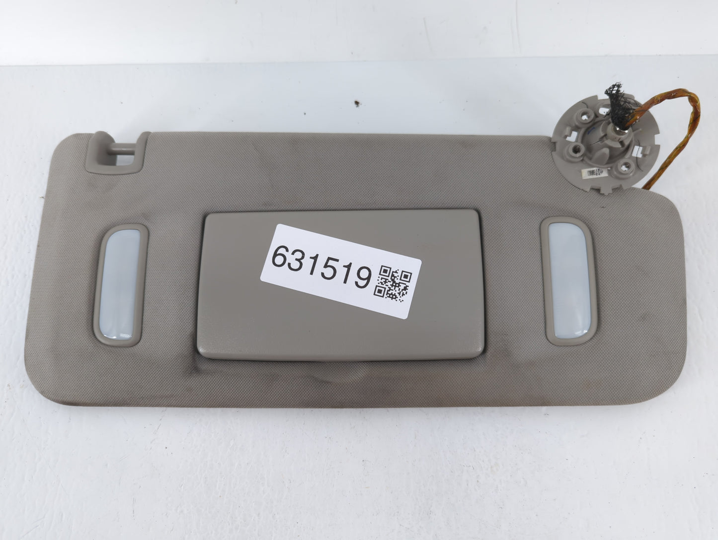 2012 Chevrolet Traverse Sun Visor Shade Replacement Passenger Right Mirror Fits OEM Used Auto Parts - Oemusedautoparts1.com