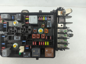 2018-2022 Chevrolet Equinox Fusebox Fuse Box Panel Relay Module P/N:84809671 23246682 Fits 2018 2019 2020 2021 2022 OEM Used Auto Parts