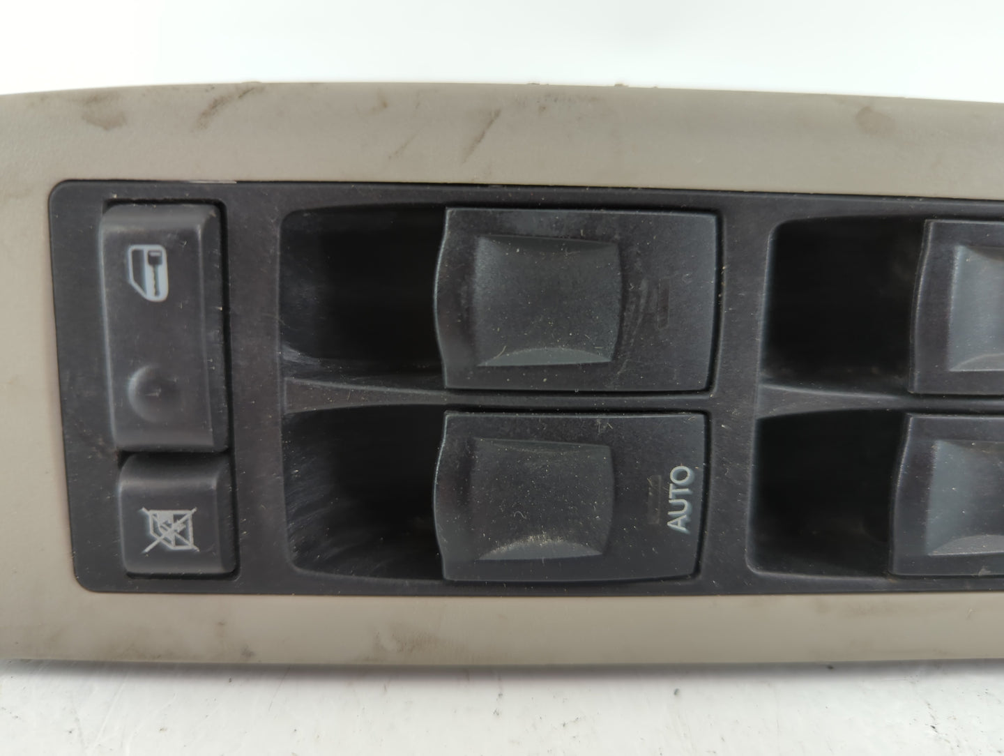 2004 Dodge Durango Master Power Window Switch Replacement Driver Side Left P/N:5JD871D5AD P04602735AA, 04602342AE, 04602342AF Fits OEM Used Auto Parts - Oemusedautoparts1.com