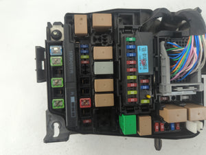 2014-2015 Hyundai Elantra Fusebox Fuse Box Panel Relay Module P/N:DX22A65 91238-A5985 Fits 2014 2015 OEM Used Auto Parts