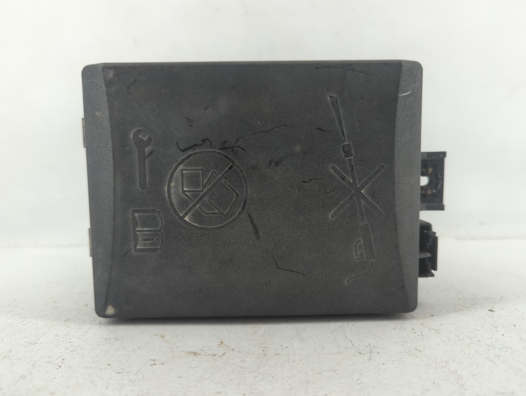 2012-2013 Chevrolet Sonic Fusebox Fuse Box Panel Relay Module P/N:95315649 Fits 2012 2013 OEM Used Auto Parts