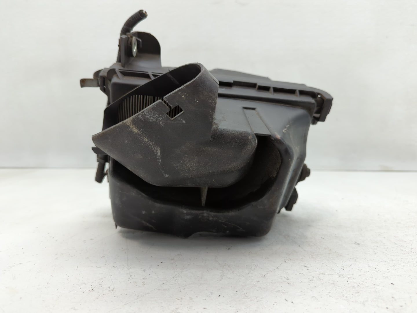 2014 Nissan Sentra Air Cleaner Intake-duct Hose Tube - Oemusedautoparts1.com