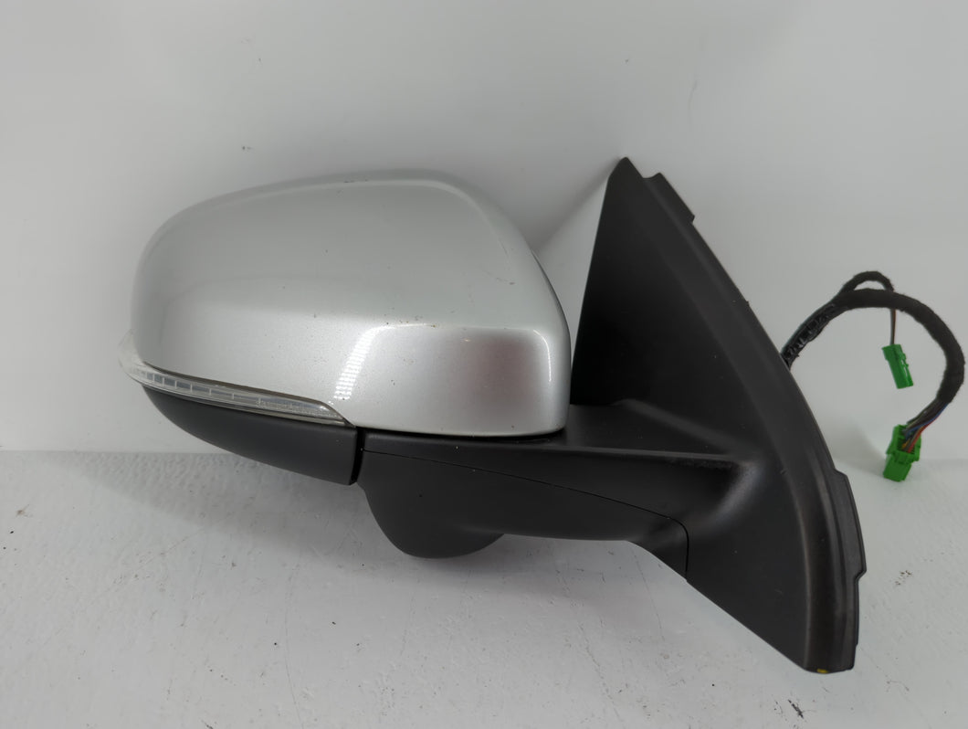 2013-2013 Volvo V60 Passenger Right Side View Manual Door Mirror Silver