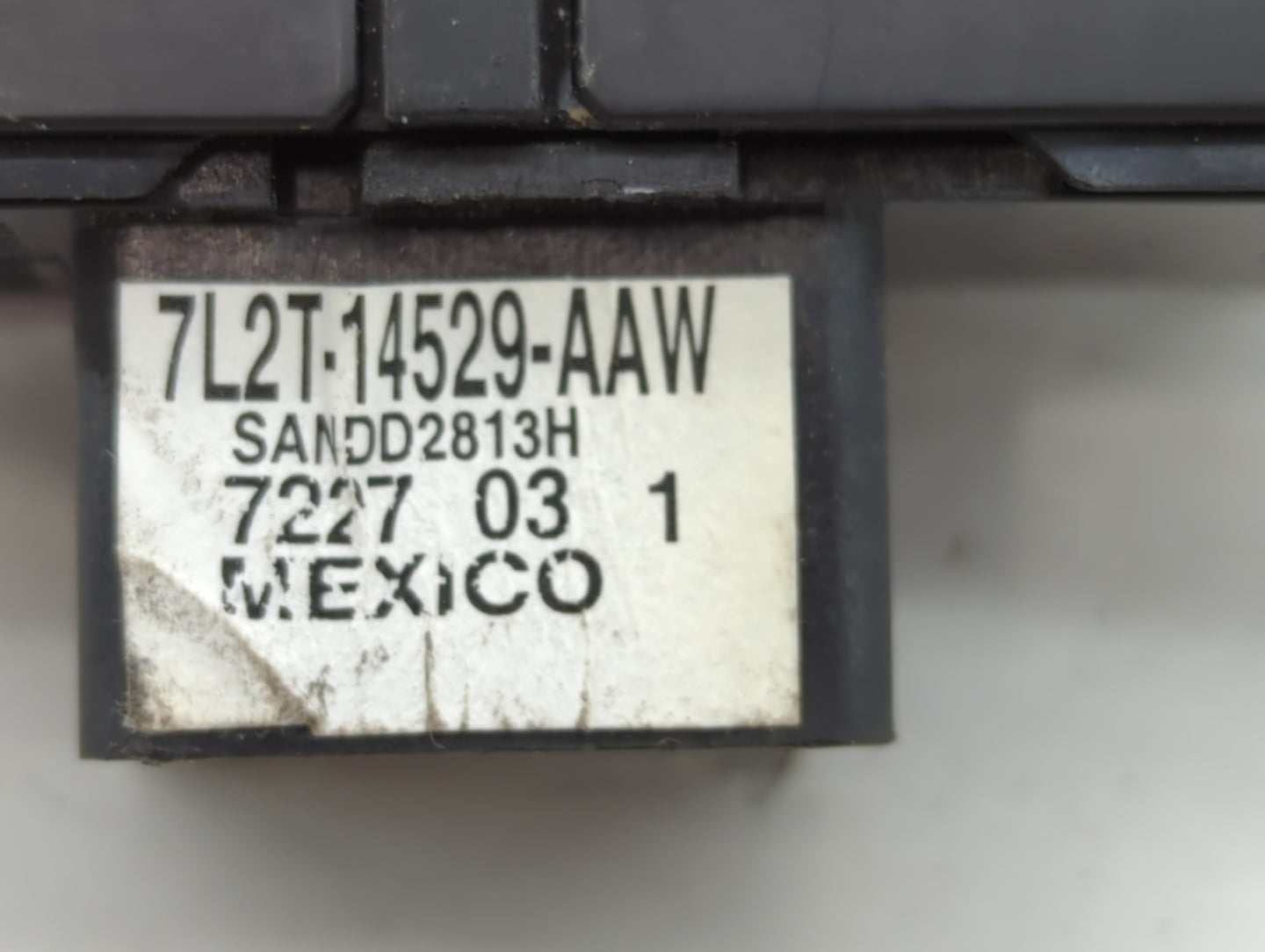 2008 Mercury Mountaineer Master Power Window Switch Replacement Driver Side Left P/N:7L2T-14A563-C 7L2T-14529-AAW Fits OEM Used Auto Parts - Oemusedautoparts1.com