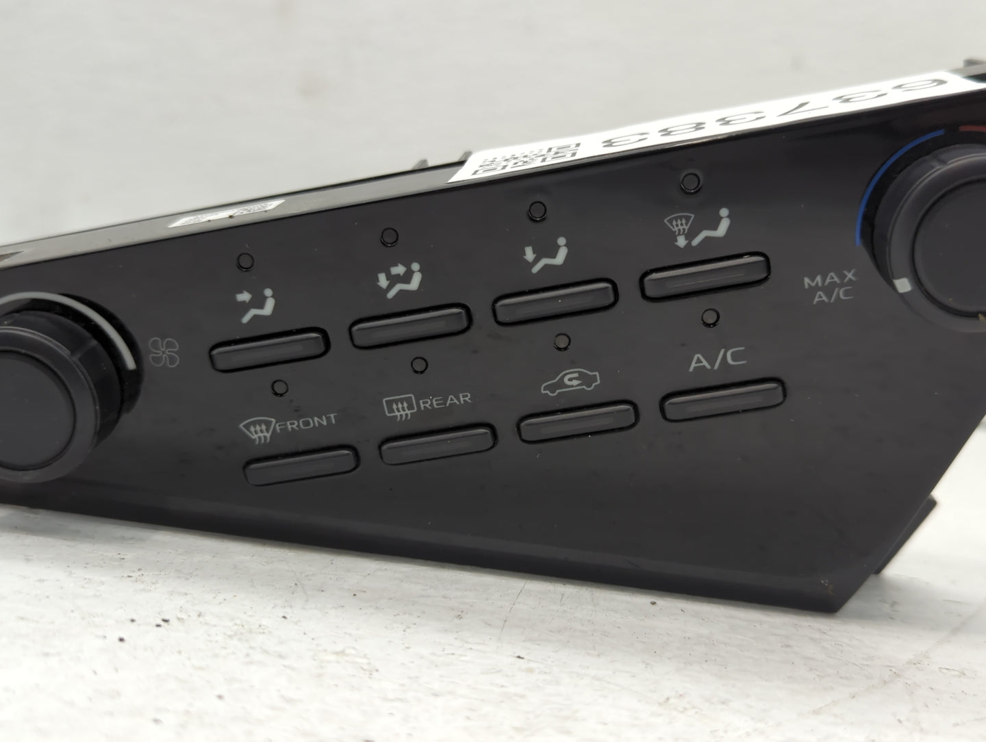 2018 Toyota Camry Climate Control Module Temperature AC/Heater Replacement P/N:55900-06470 84175393 Fits OEM Used Auto Parts - Oemusedautoparts1.com