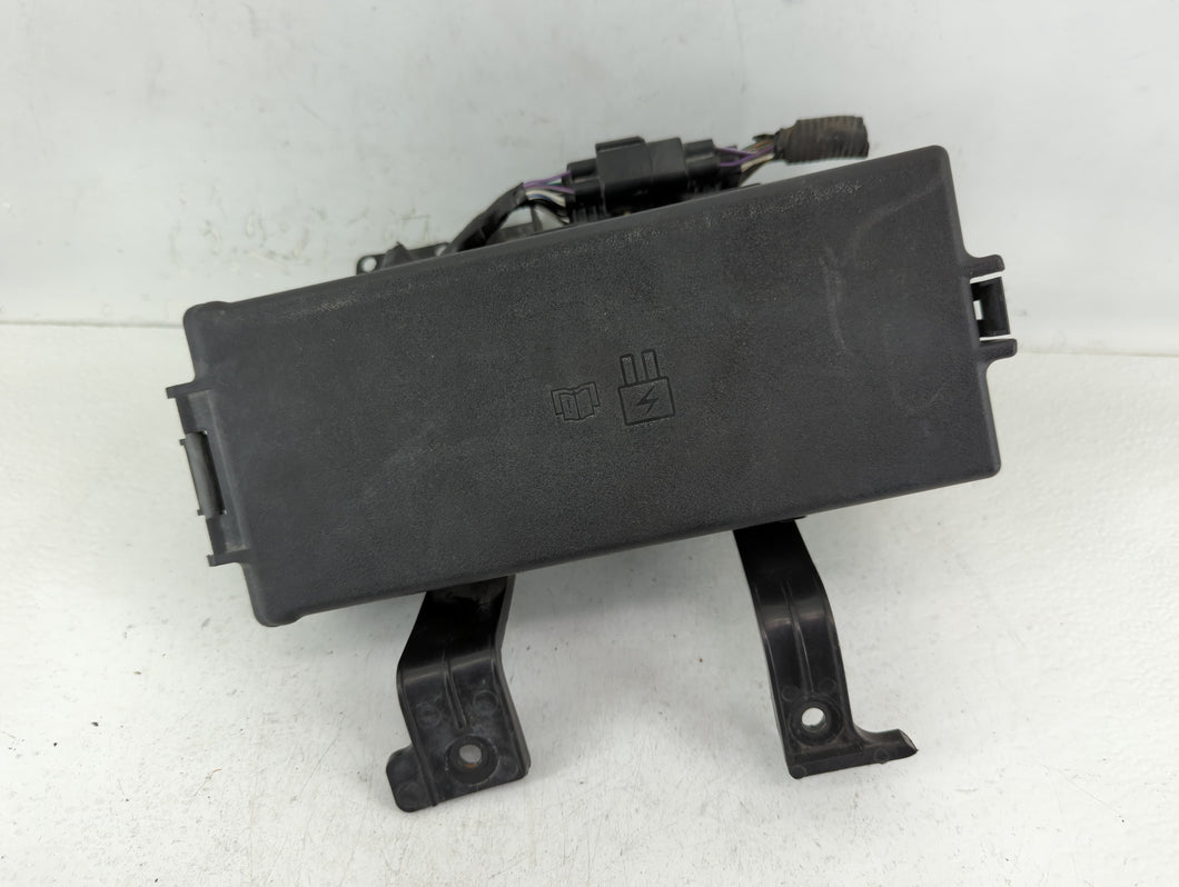 2006-2009 Ford Fusion Fusebox Fuse Box Panel Relay Module P/N:9E51-14290-N Fits Fits 2006 2007 2008 2009 OEM Used Auto Parts