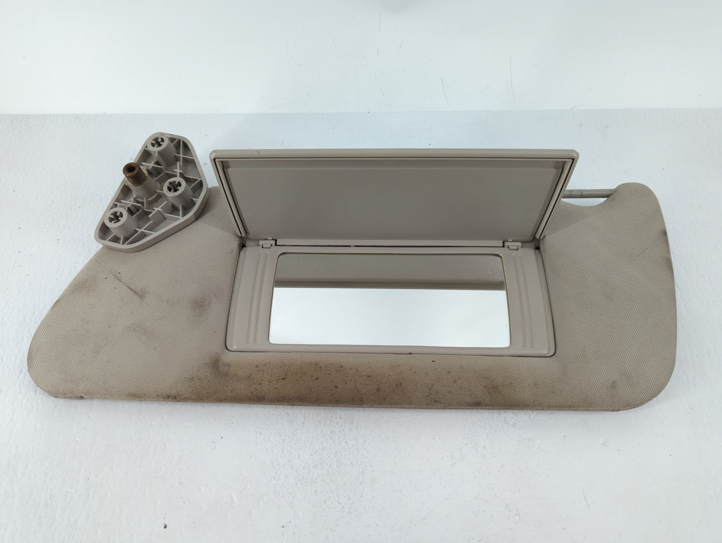 2008 Hummer H3 Sun Visor Shade Replacement Driver Left Mirror Fits OEM Used Auto Parts - Oemusedautoparts1.com