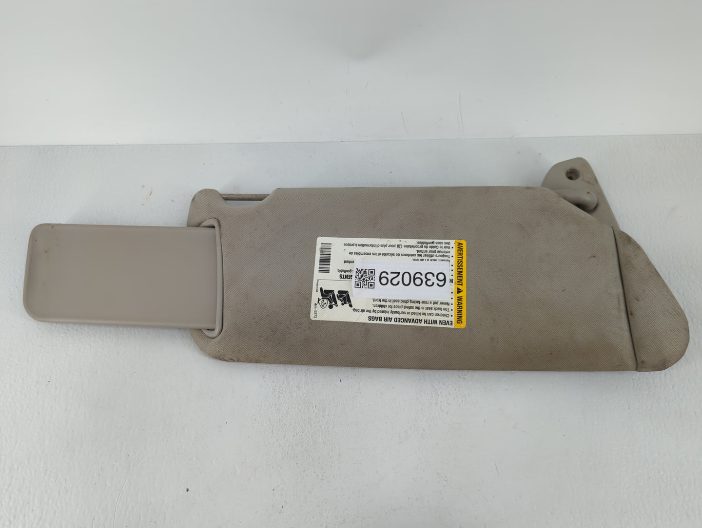 2008 Hummer H3 Sun Visor Shade Replacement Driver Left Mirror Fits OEM Used Auto Parts - Oemusedautoparts1.com