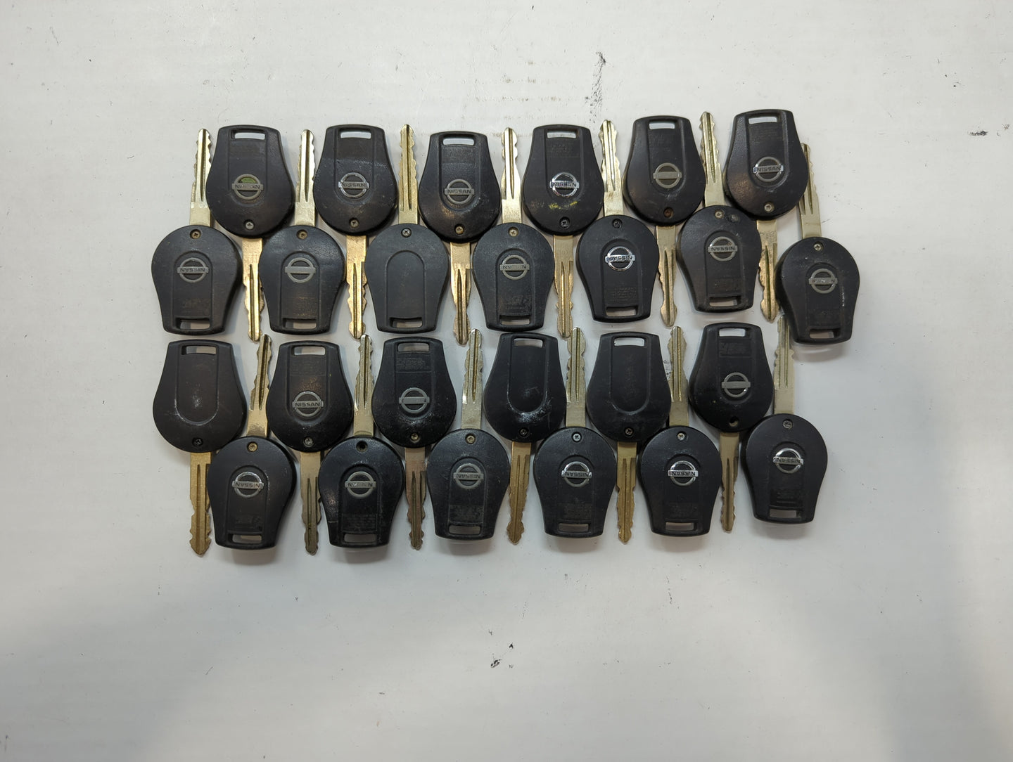 Lot of 25 Nissan Keyless Entry Remote Fob CWTWB1U751 | CWTWB1U816 - Oemusedautoparts1.com