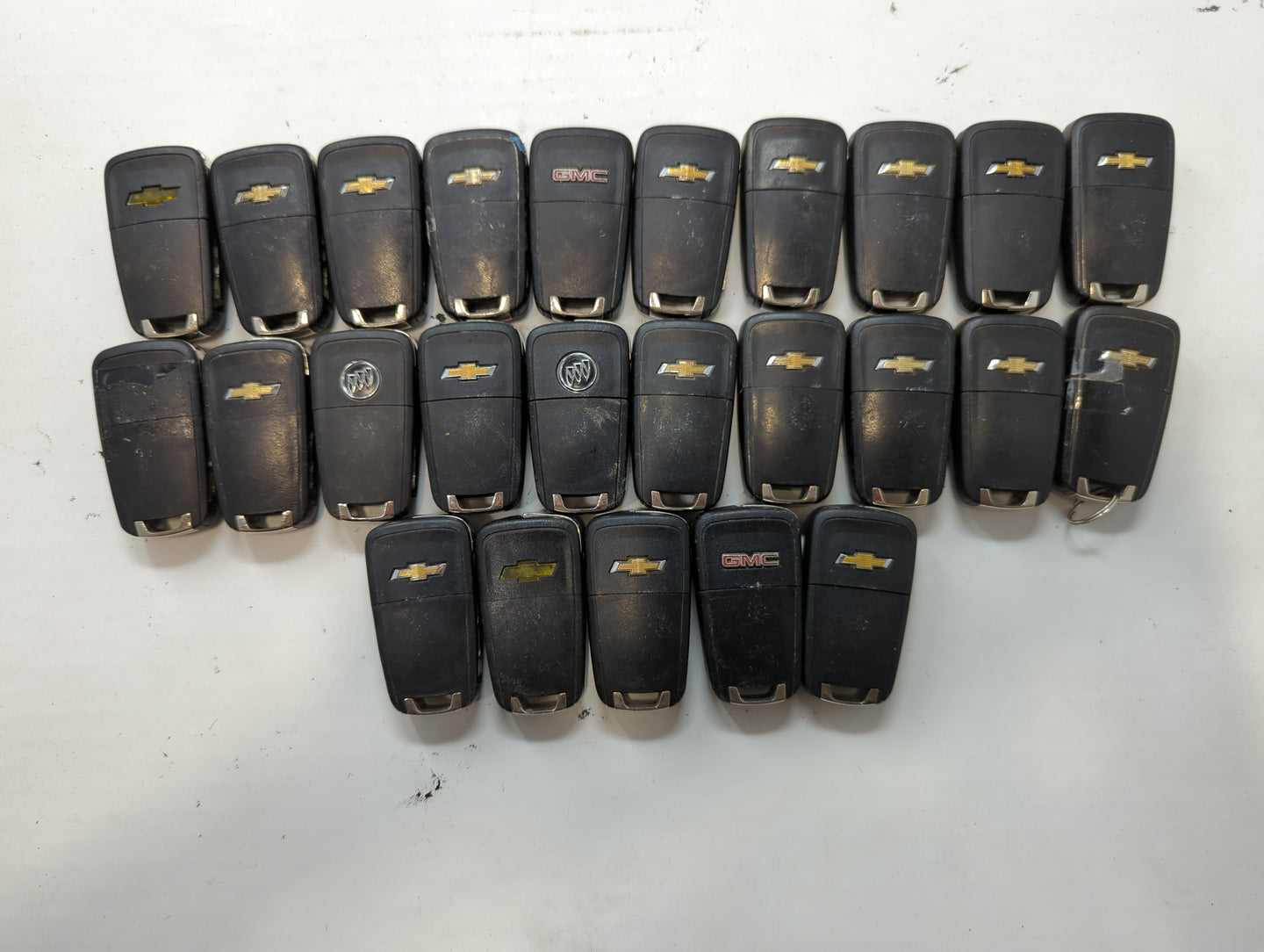 Lot of 25 Chevrolet Keyless Entry Remote Fob MIXED FCC IDS MIXED PART - Oemusedautoparts1.com