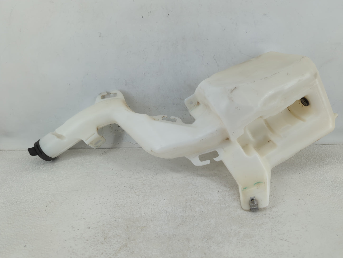 2017-2017 Gmc Terrain Windshield Washer Fluid Reservoir Bottle Oem - Oemusedautoparts1.com