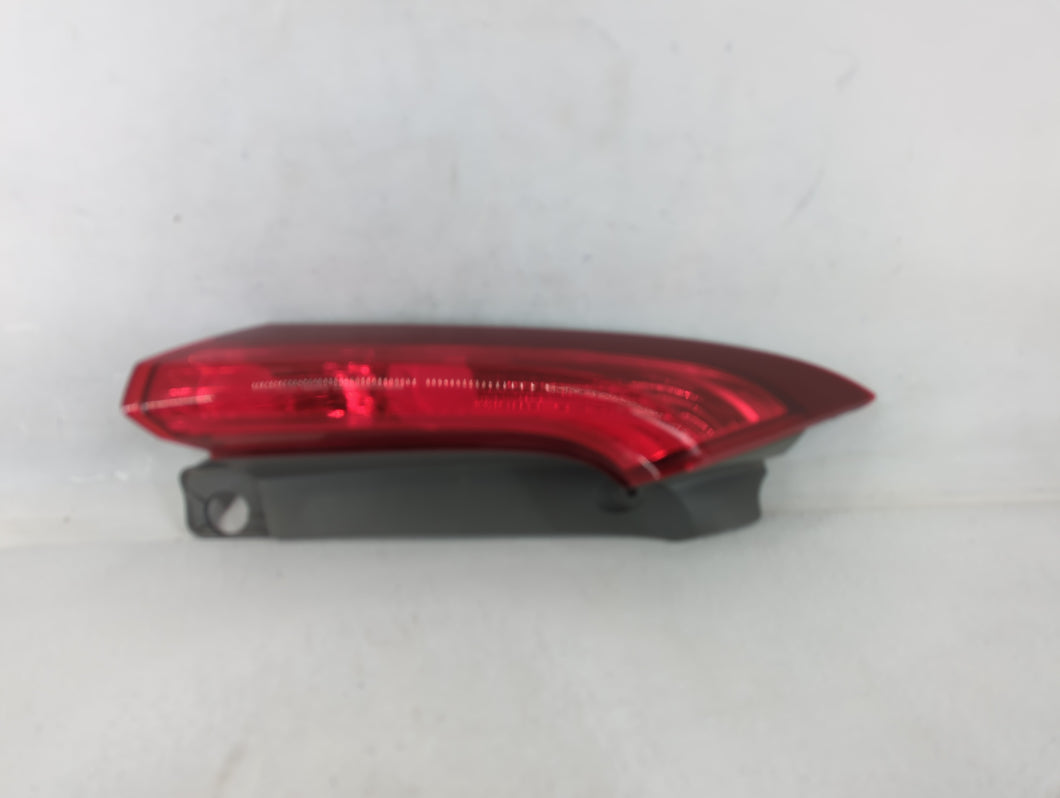 2015-2016 Honda Cr-V Tail Light Assembly Passenger Right OEM P/N:UH16FX T1WX A0 Fits Fits 2015 2016 OEM Used Auto Parts