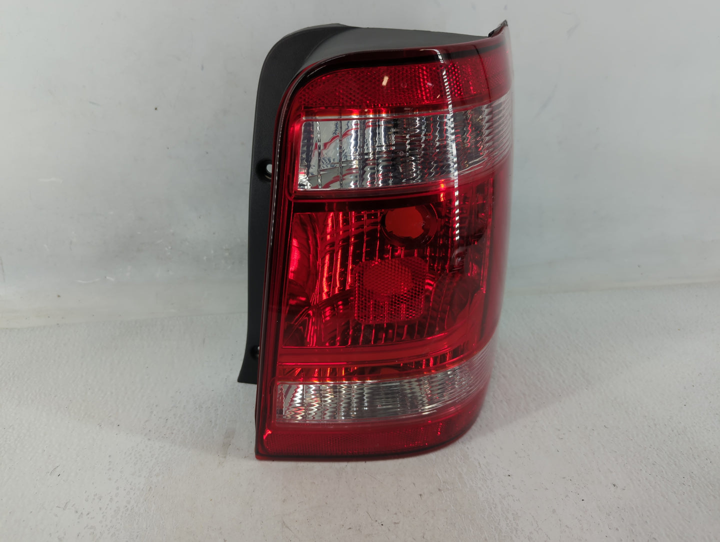 2010 Ford Escape Tail Light Assembly Driver Left OEM P/N:04485349 6L94-13B505-A Fits OEM Used Auto Parts - Oemusedautoparts1.com