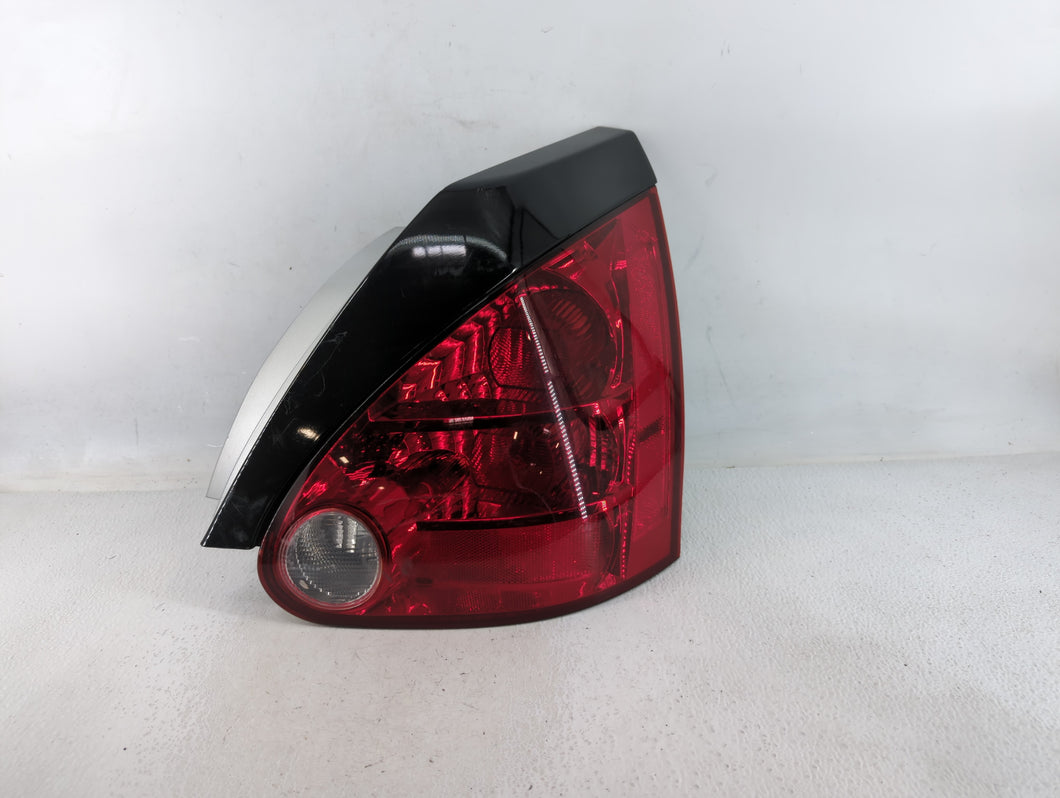 2010-2012 Nissan Altima Tail Light Assembly Passenger Right OEM P/N:315-1959R-AF 949 600, 92402-B2 Fits Fits 2010 2011 2012 OEM Used Auto Parts