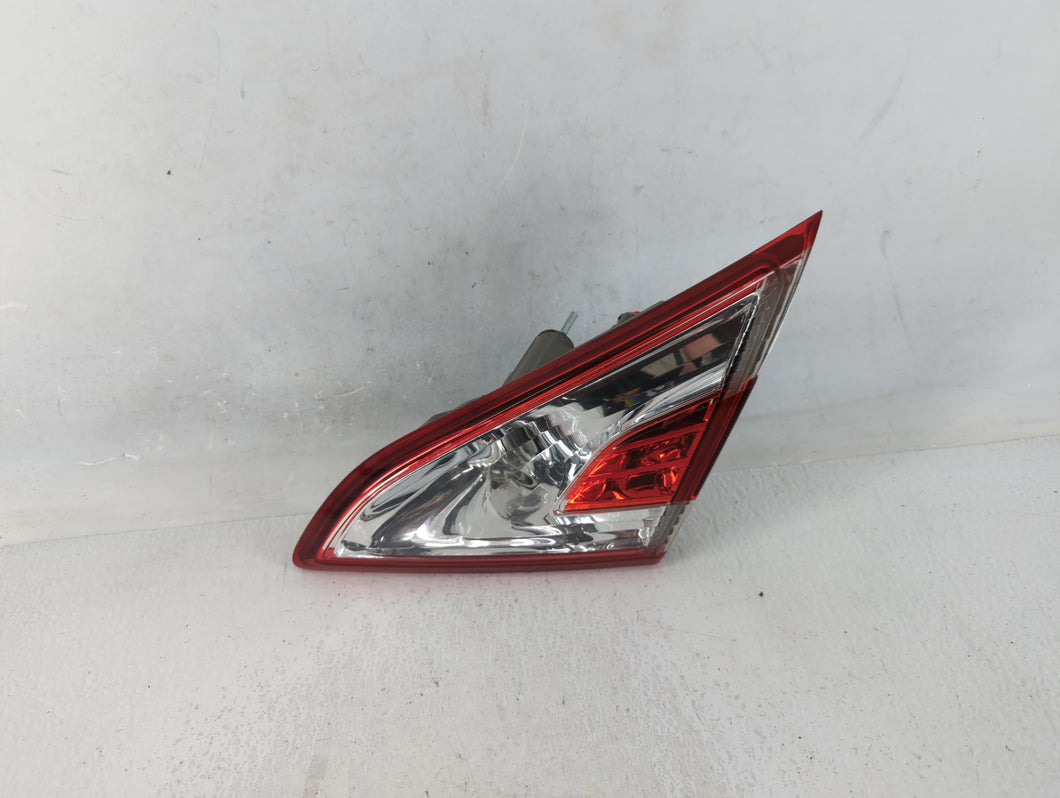 2011-2014 Nissan Murano Tail Light Assembly Passenger Right OEM P/N:E414968 Fits Fits 2011 2012 2013 2014 OEM Used Auto Parts