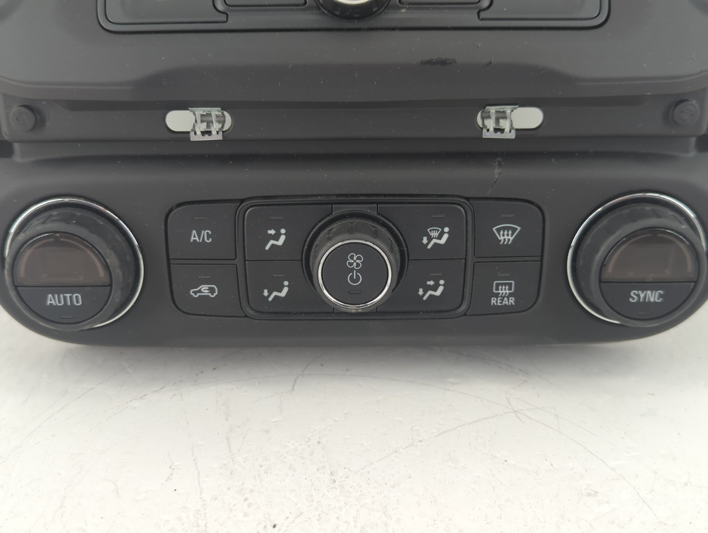 2017 Gmc Acadia Radio AM FM Cd Player Receiver Replacement P/N:42430301 Fits OEM Used Auto Parts - Oemusedautoparts1.com