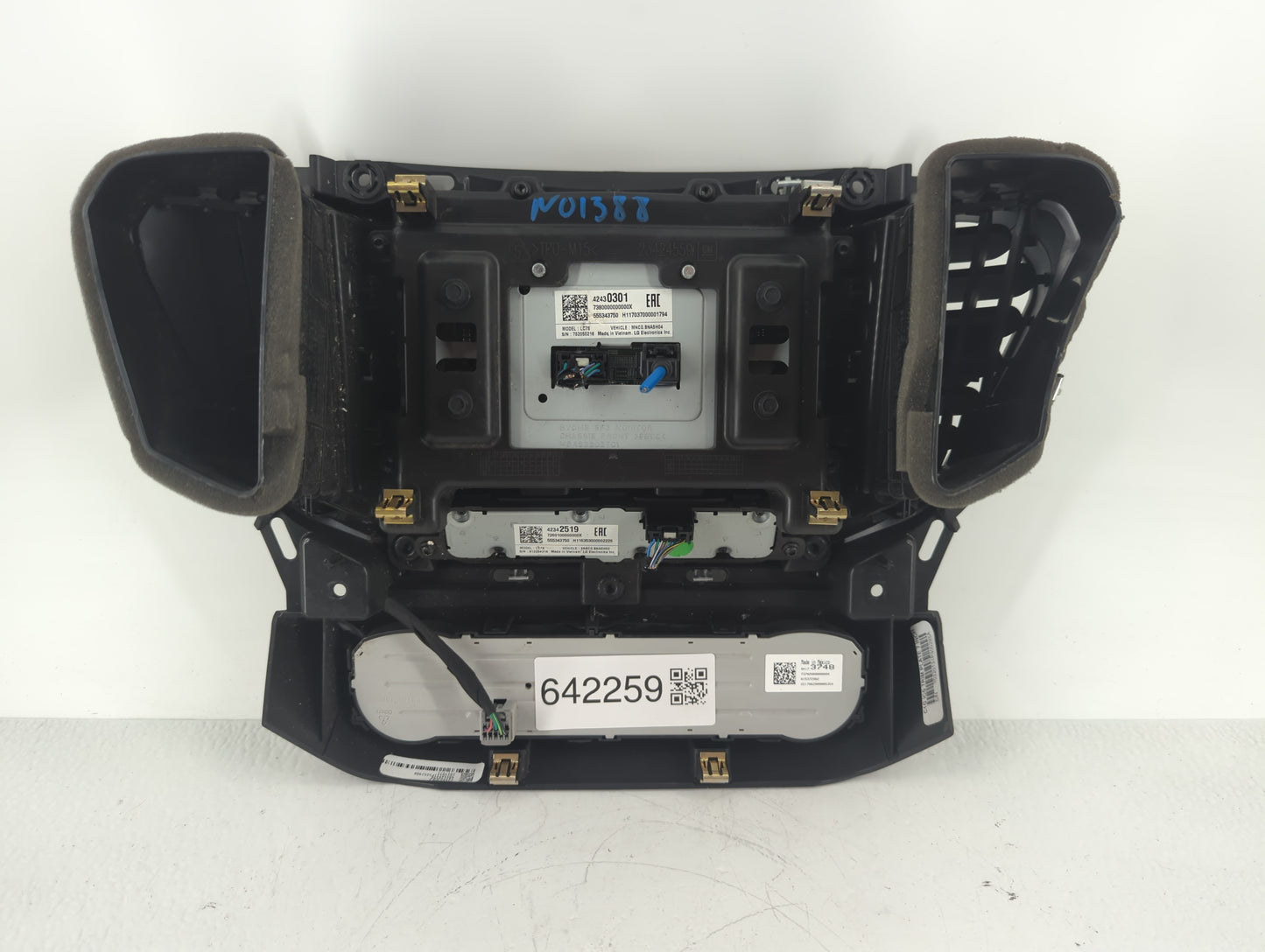 2017 Gmc Acadia Radio AM FM Cd Player Receiver Replacement P/N:42430301 Fits OEM Used Auto Parts - Oemusedautoparts1.com