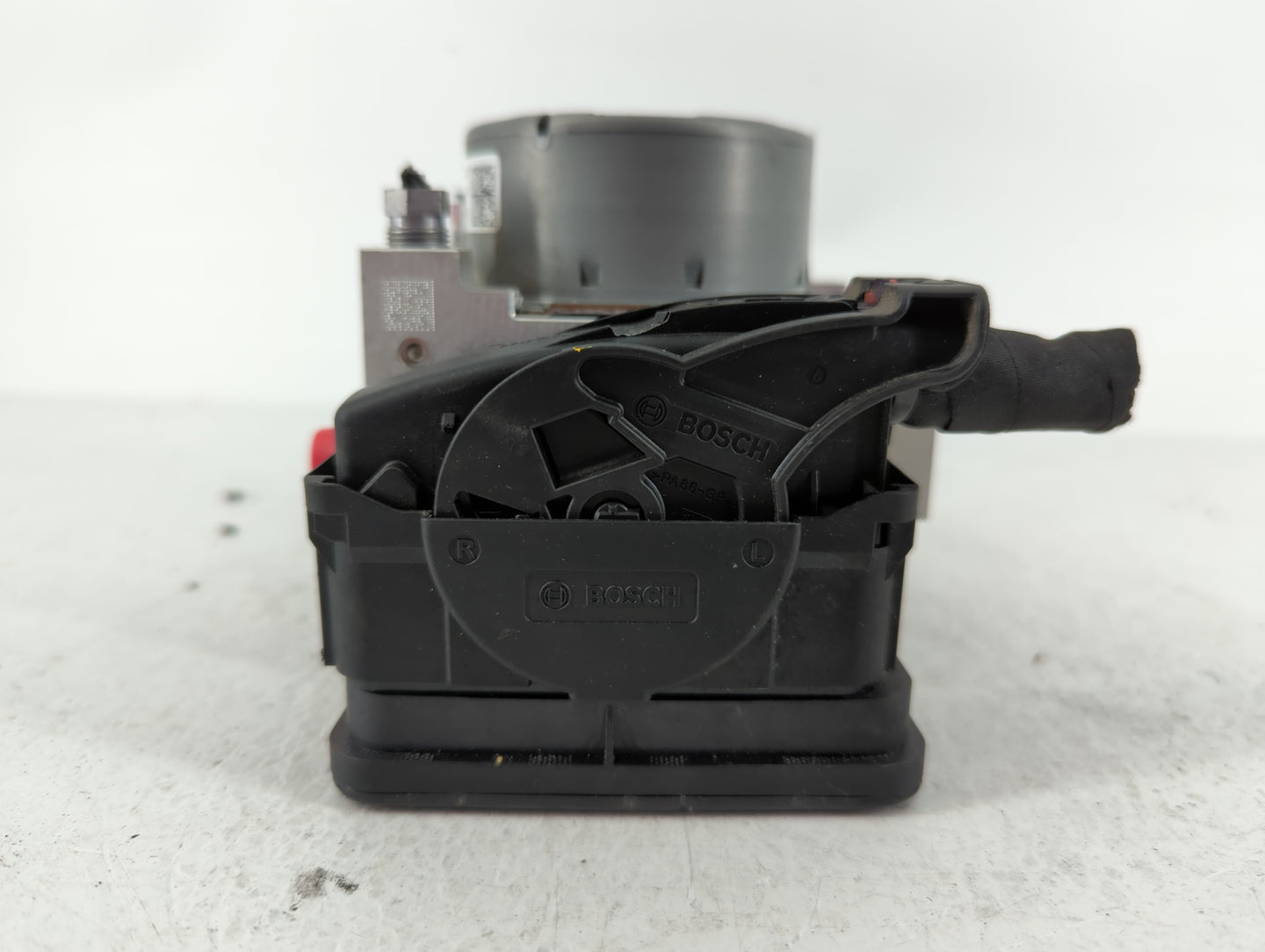 2018 Jeep Compass ABS Pump Control Module Replacement P/N:00534437320 P04726567AH Fits OEM Used Auto Parts - Oemusedautoparts1.com