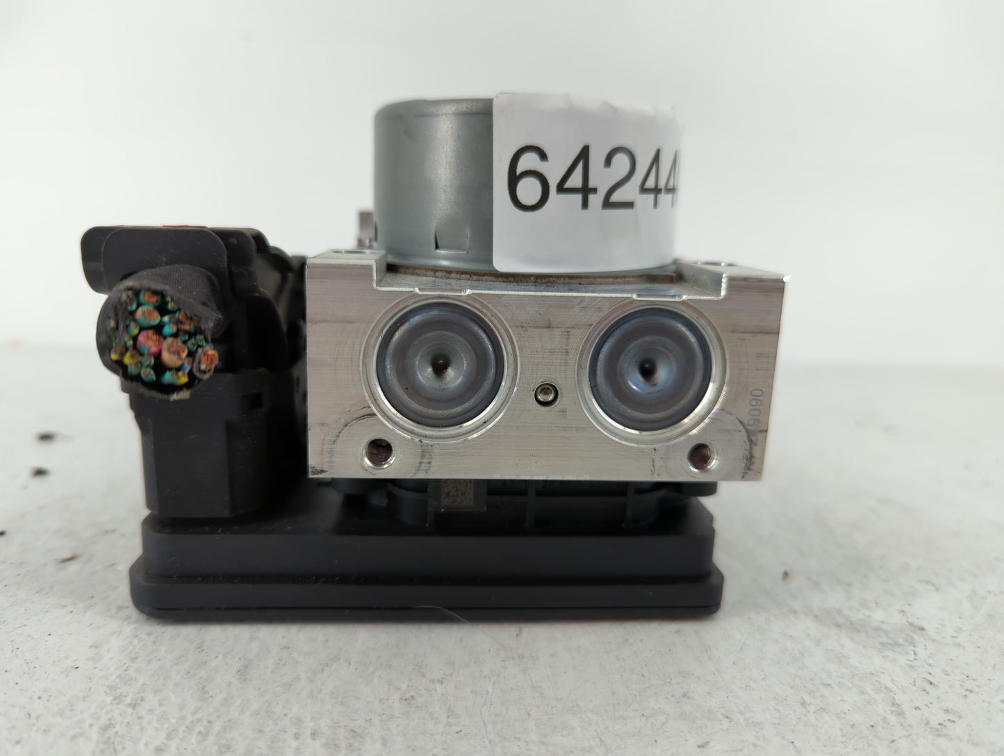 2018 Jeep Compass ABS Pump Control Module Replacement P/N:00534437320 P04726567AH Fits OEM Used Auto Parts - Oemusedautoparts1.com