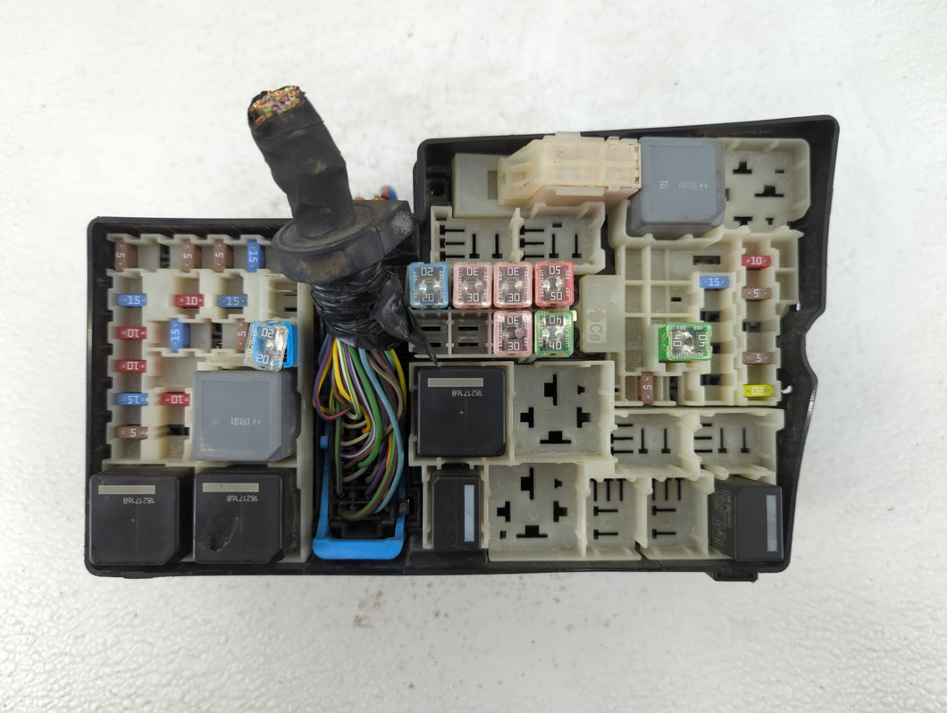 2018 Ford Escape Fusebox Fuse Box Panel Relay Module P/N:E00027328 AV6T-14A142-AB Fits OEM Used Auto Parts