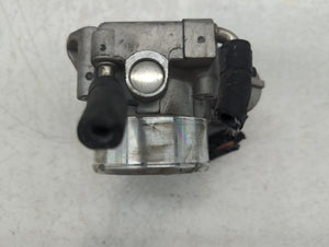 2012-2015 Kia Sorento Throttle Body P/N:35100-2G700 Fits Fits 2011 2012 2013 2014 2015 2016 OEM Used Auto Parts