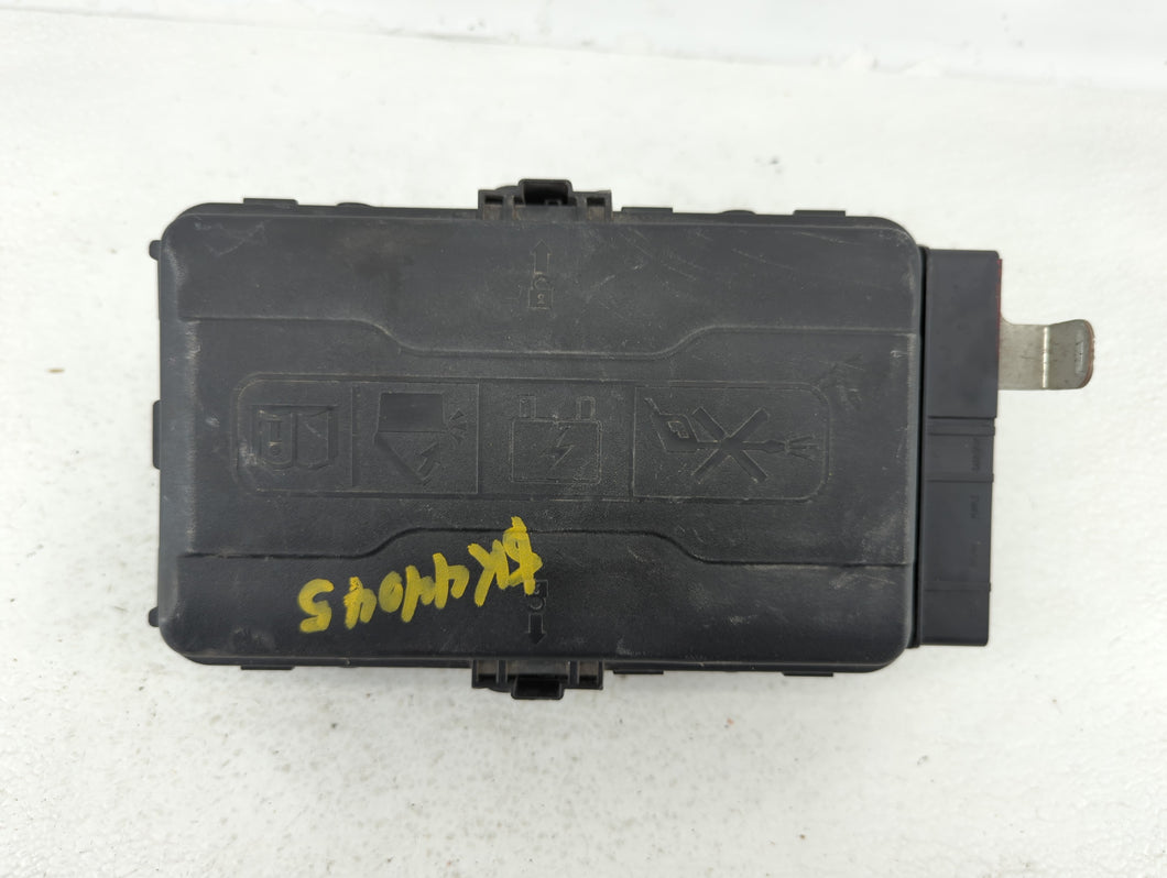 2018-2019 Chevrolet Malibu Fusebox Fuse Box Panel Relay Module P/N:84181106 Fits Fits 2018 2019 OEM Used Auto Parts