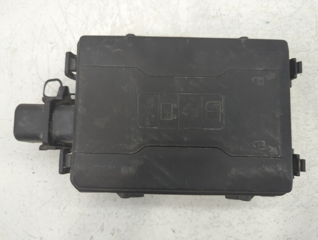 2019 Chevrolet Silverado 1500 Ld Fusebox Fuse Box Panel Relay Module P/N:84303179_01 Fits Fits 2017 2018 OEM Used Auto Parts