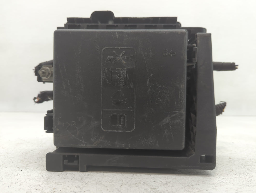 2017-2019 Gmc Acadia Fusebox Fuse Box Panel Relay Module P/N:7171-4521-30 Fits Fits 2017 2018 2019 OEM Used Auto Parts