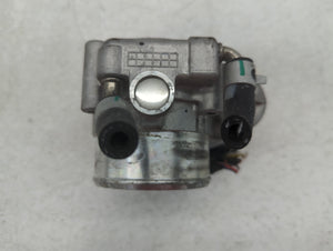 2019-2020 Hyundai Santa Fe Throttle Body P/N:35100-2G600 Fits Fits 2015 2016 2017 2018 2019 2020 2021 OEM Used Auto Parts