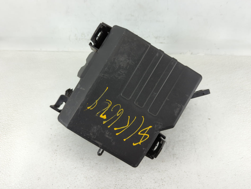 2019-2020 Hyundai Santa Fe Fusebox Fuse Box Panel Relay Module P/N:91956-S2021 Fits Fits 2019 2020 OEM Used Auto Parts