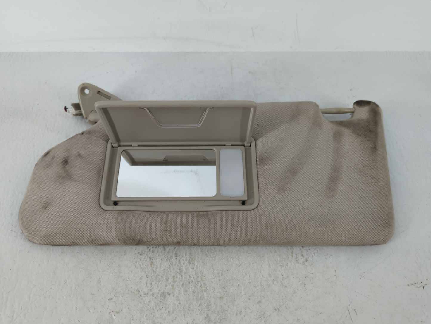 2020 Mitsubishi Outlander Sun Visor Shade Replacement Driver Left Mirror Fits OEM Used Auto Parts - Oemusedautoparts1.com