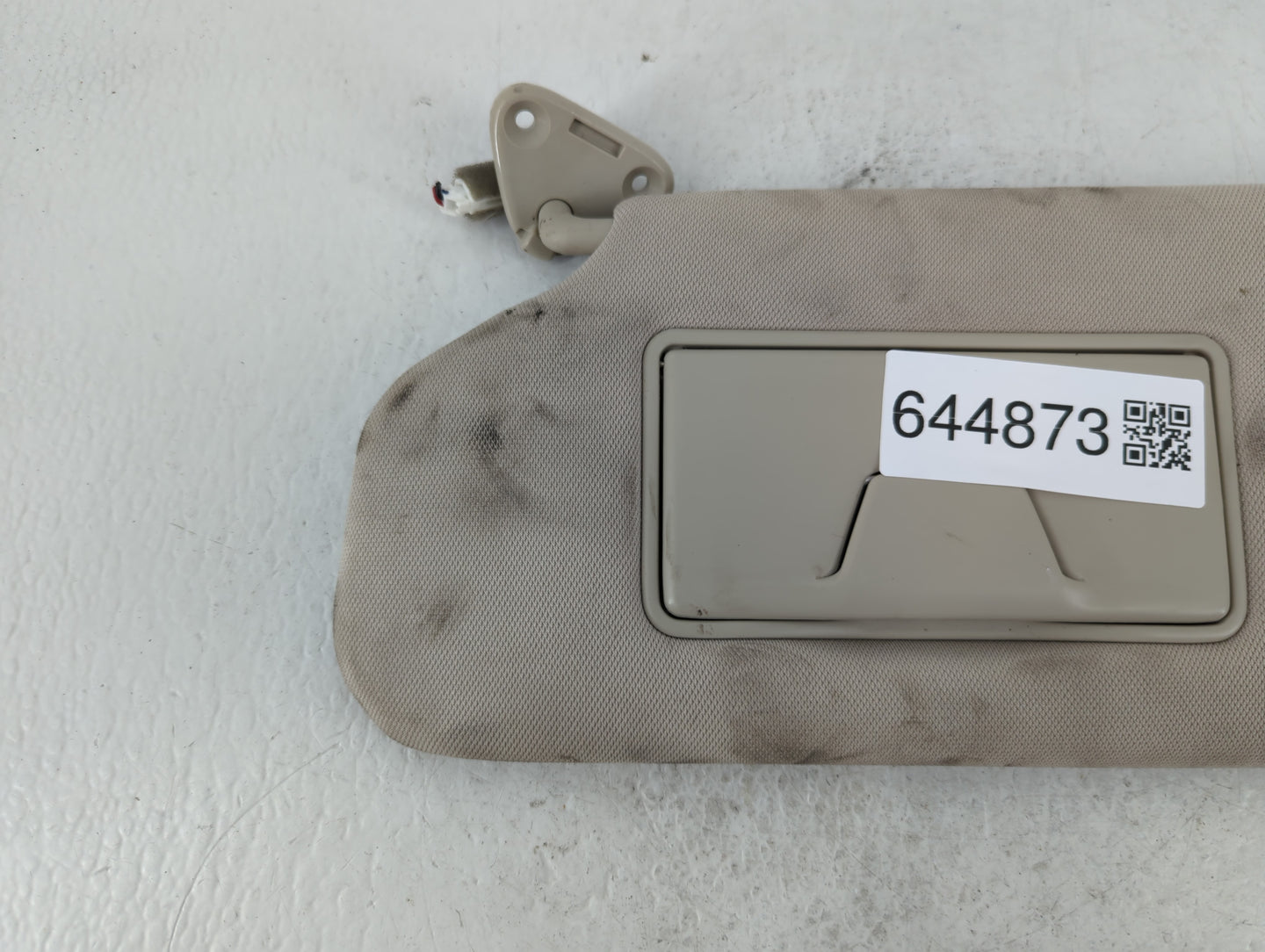 2020 Mitsubishi Outlander Sun Visor Shade Replacement Driver Left Mirror Fits OEM Used Auto Parts - Oemusedautoparts1.com