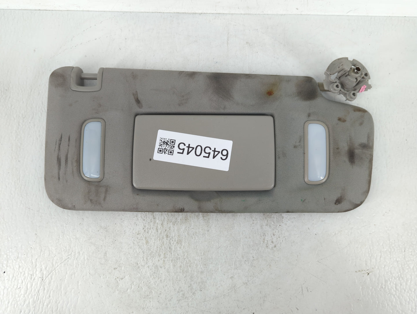 2017 Chevrolet Traverse Sun Visor Shade Replacement Passenger Right Mirror Fits OEM Used Auto Parts - Oemusedautoparts1.com