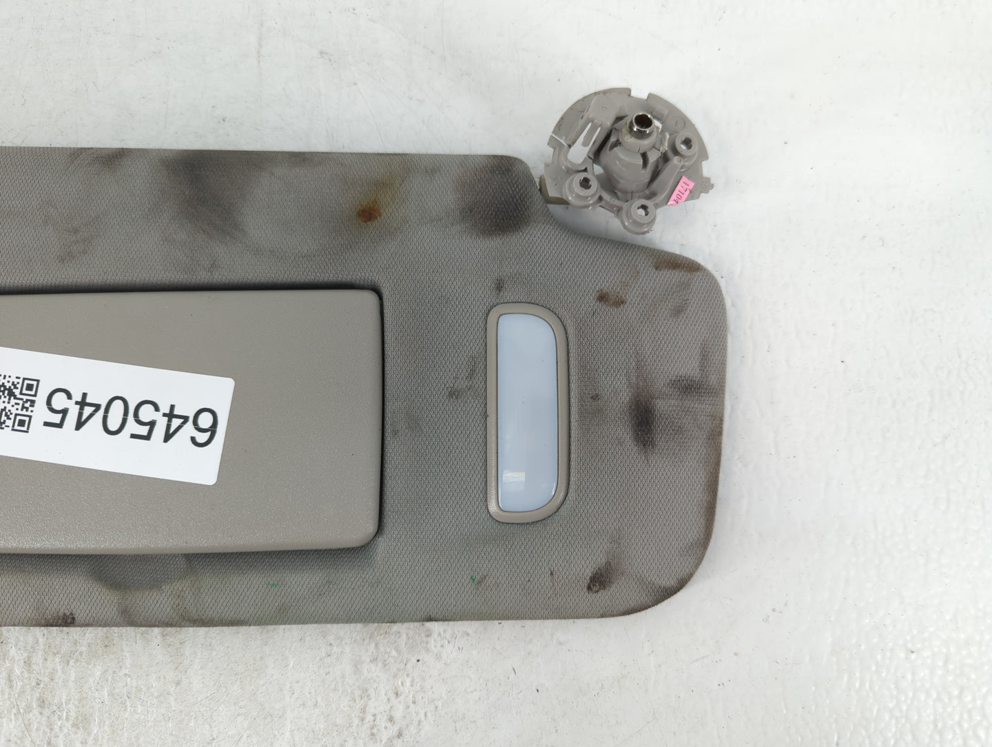 2017 Chevrolet Traverse Sun Visor Shade Replacement Passenger Right Mirror Fits OEM Used Auto Parts - Oemusedautoparts1.com