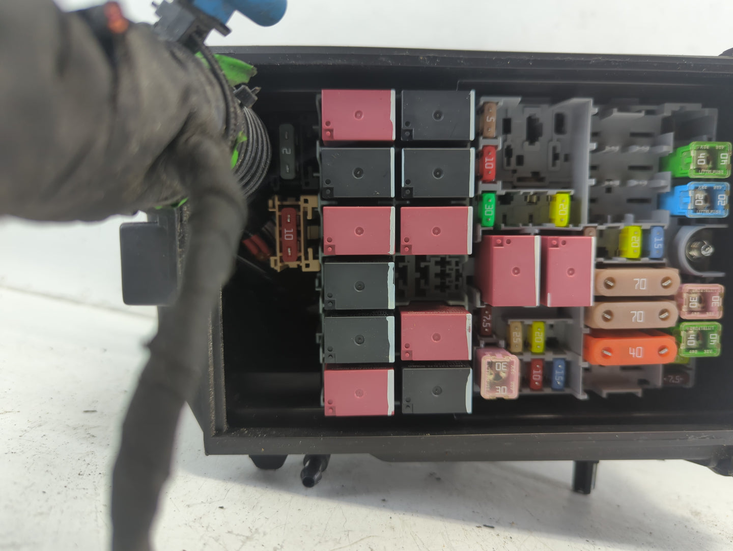 2018 Jeep Compass Fusebox Fuse Box Panel Relay Module P/N:52027004 Fits OEM Used Auto Parts - Oemusedautoparts1.com