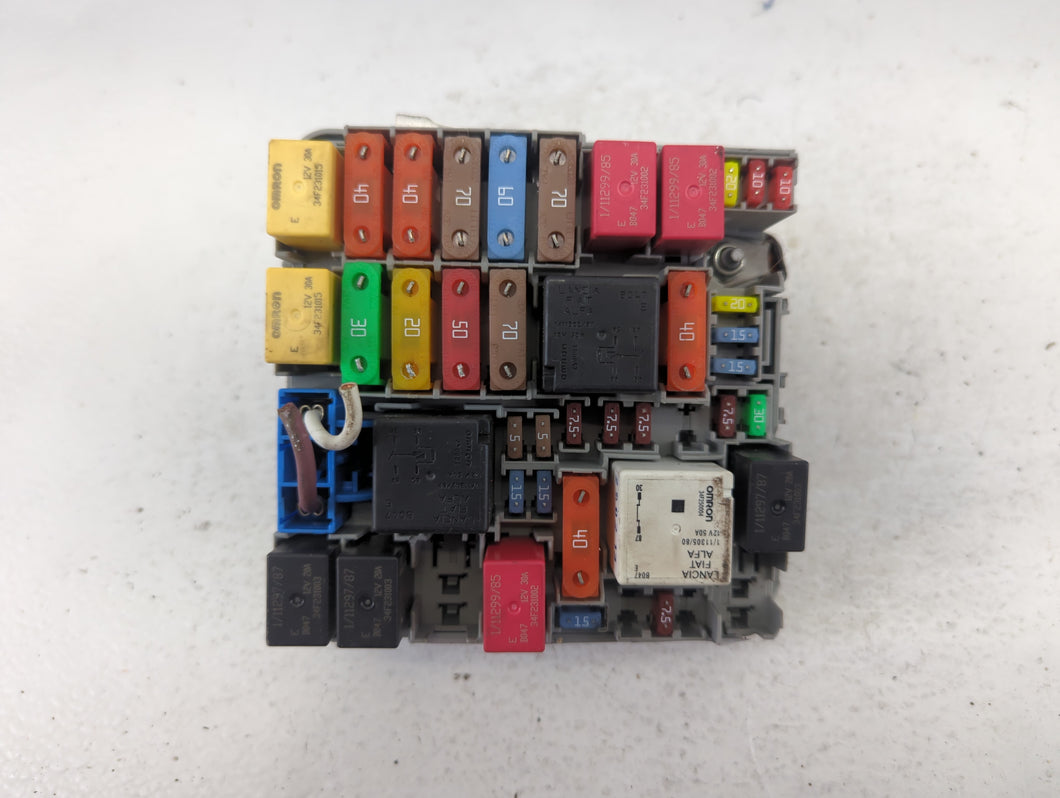 2014-2017 Fiat 500 Fusebox Fuse Box Panel Relay Module P/N:51867698 Fits Fits 2014 2015 2016 2017 OEM Used Auto Parts