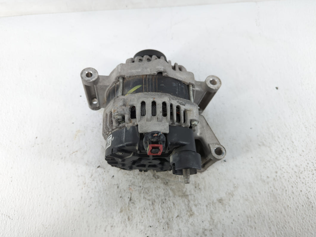 2019-2021 Chevrolet Malibu Alternator Replacement Generator Charging Assembly Engine OEM P/N:13534118 Fits Fits 2019 2020 2021 OEM Used Auto Parts