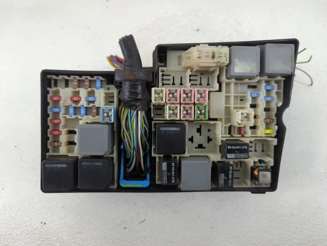 2012-2014 Ford Focus Fusebox Fuse Box Panel Relay Module P/N:AV6T-14A142-AB Fits Fits 2012 2013 2014 OEM Used Auto Parts