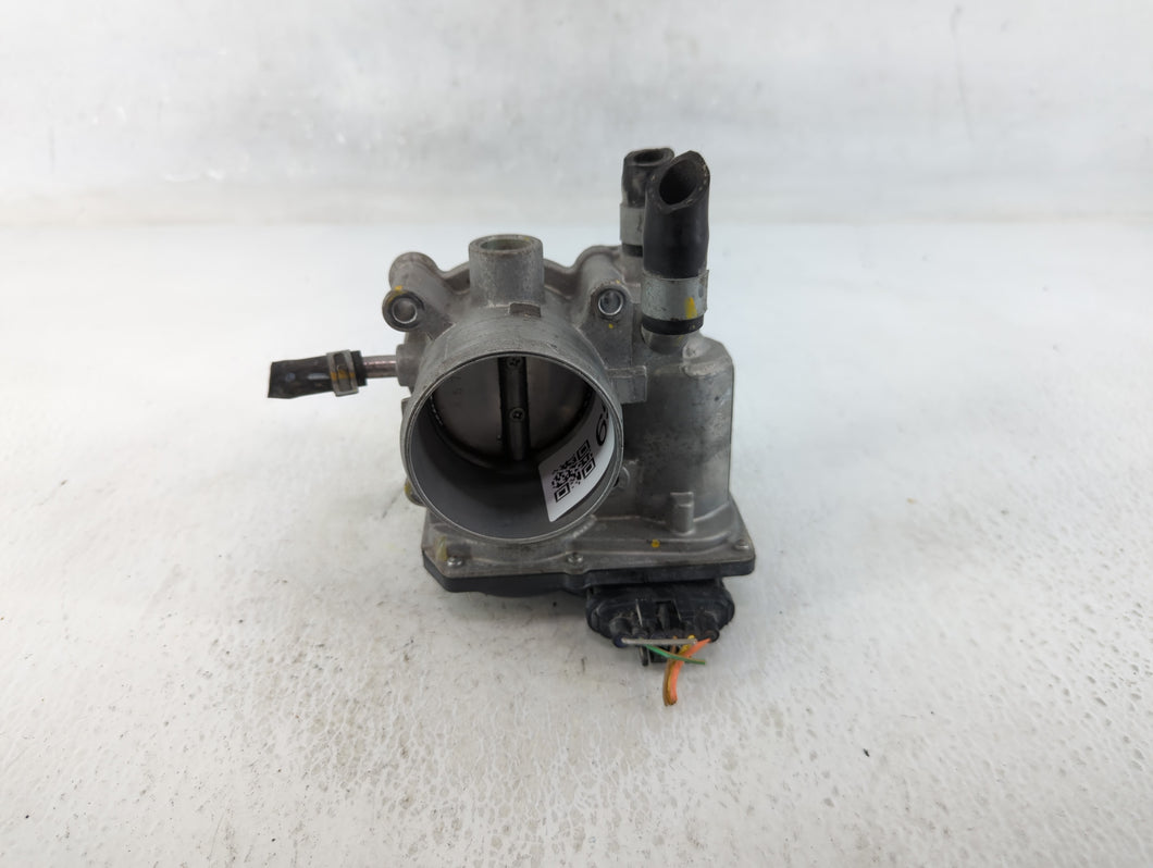 2012-2017 Hyundai Veloster Throttle Body P/N:35100-2B300 Fits Fits 2012 2013 2014 2015 2016 2017 2018 2019 OEM Used Auto Parts