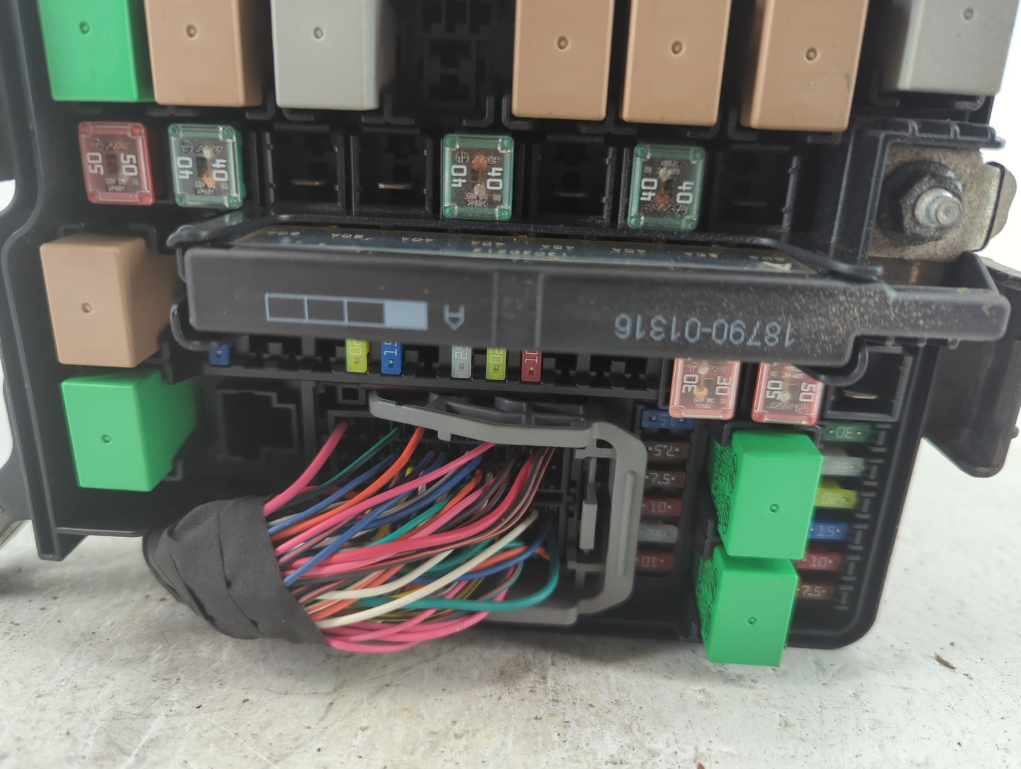 2013 Hyundai Santa Fe Sport Fusebox Fuse Box Panel Relay Module P/N:91951-2W000 Fits OEM Used Auto Parts - Oemusedautoparts1.com