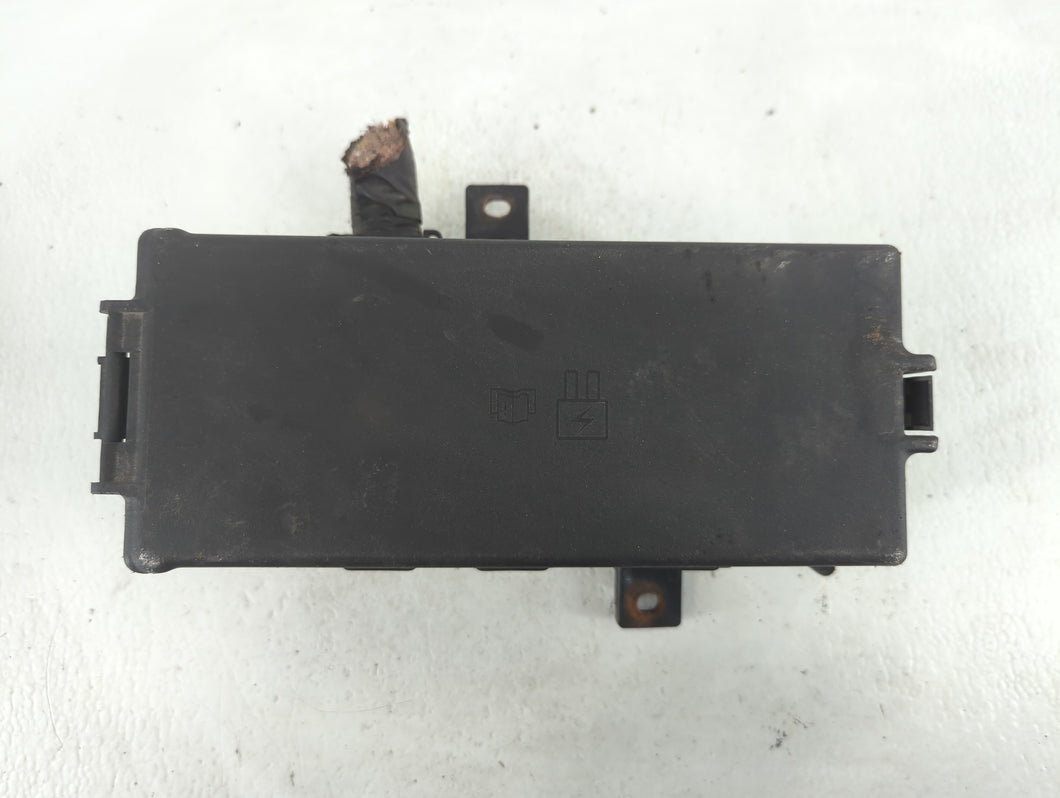 2010-2011 Ford Mustang Fusebox Fuse Box Panel Relay Module P/N:AR3T-14A013-AB Fits Fits 2010 2011 OEM Used Auto Parts