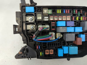 2014-2019 Toyota Corolla Fusebox Fuse Box Panel Relay Module P/N:82662-02661 Fits Fits 2014 2015 2016 2017 2018 2019 OEM Used Auto Parts